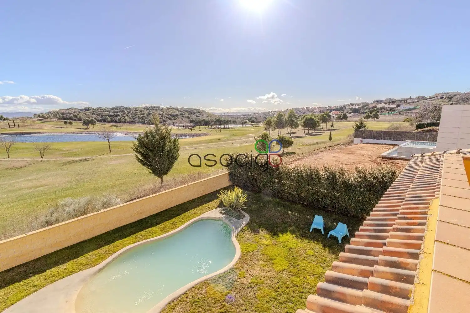 Swimming pool of Houses for sale in Cabanillas del Campo  with Air Conditioner, Heating and Storage room