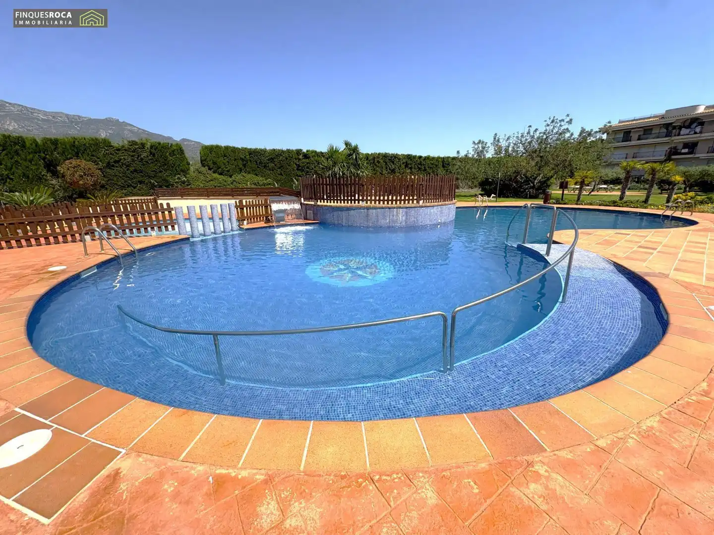 Piscina de Apartament en venda en La Ràpita amb Aire condicionat, Calefacció i Jardí privat