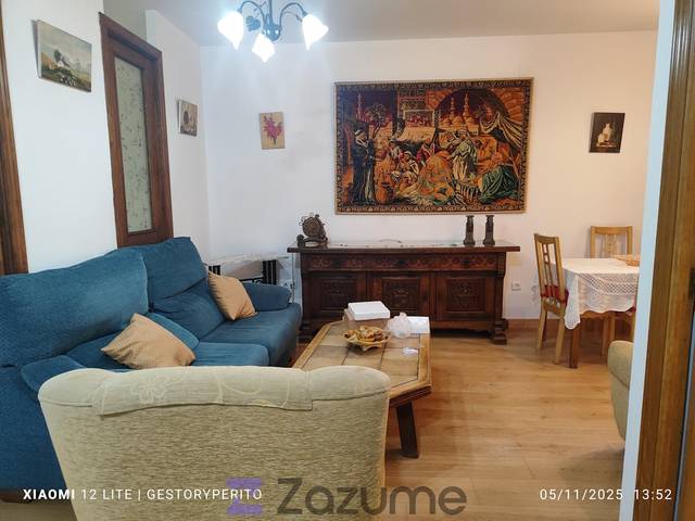 Piso en Alquiler en C. Decano Higueras del Castillo en La Carihuela - Los Nidos