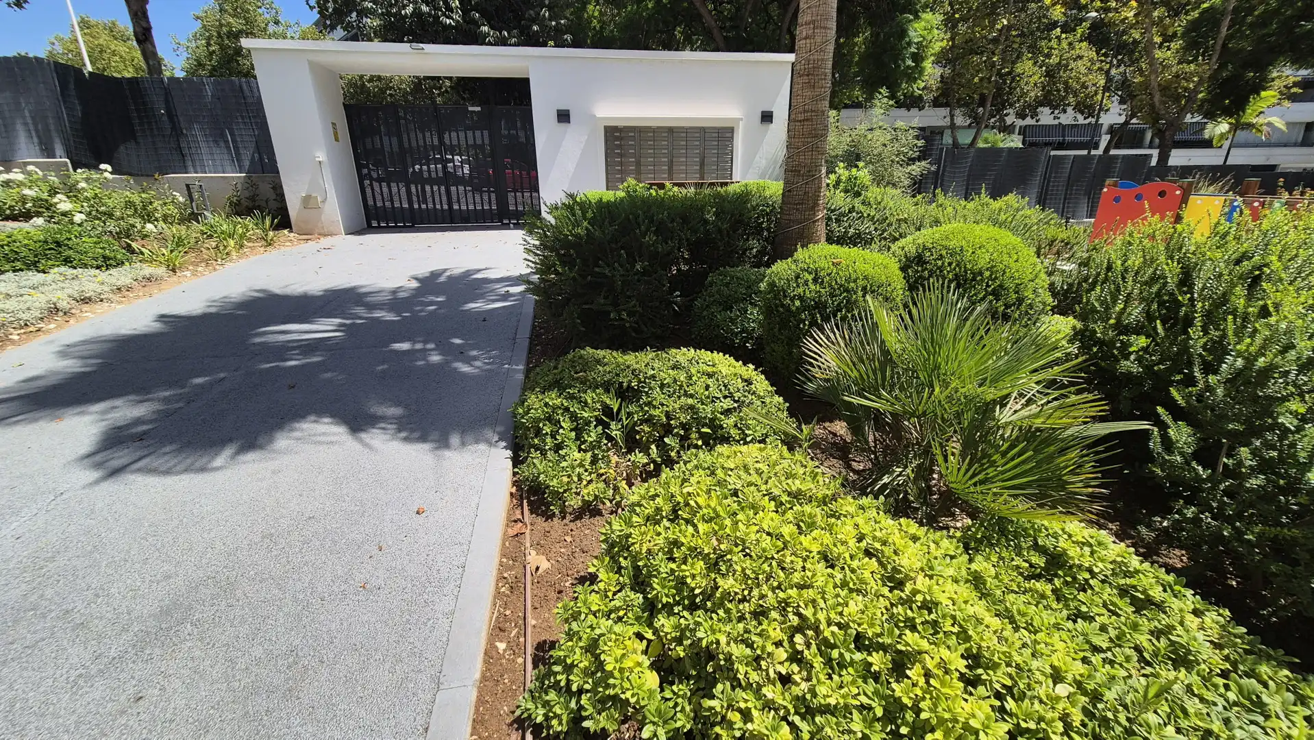 Exterior view of Ground floor for rent in Marbella  with Air Conditioner, Terrace and Storage room