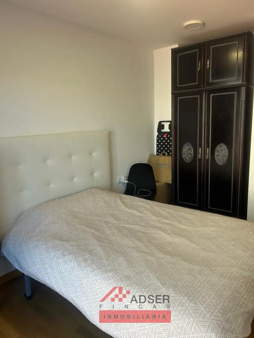 Habitación de Piso en venta en Albelda de Iregua con Calefacción, Parquet y Terraza