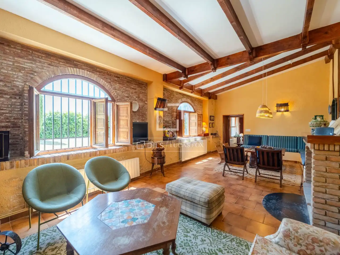 Sala d'estar de Finca rústica en venda en Requena amb Calefacció, Jardí privat i Terrassa