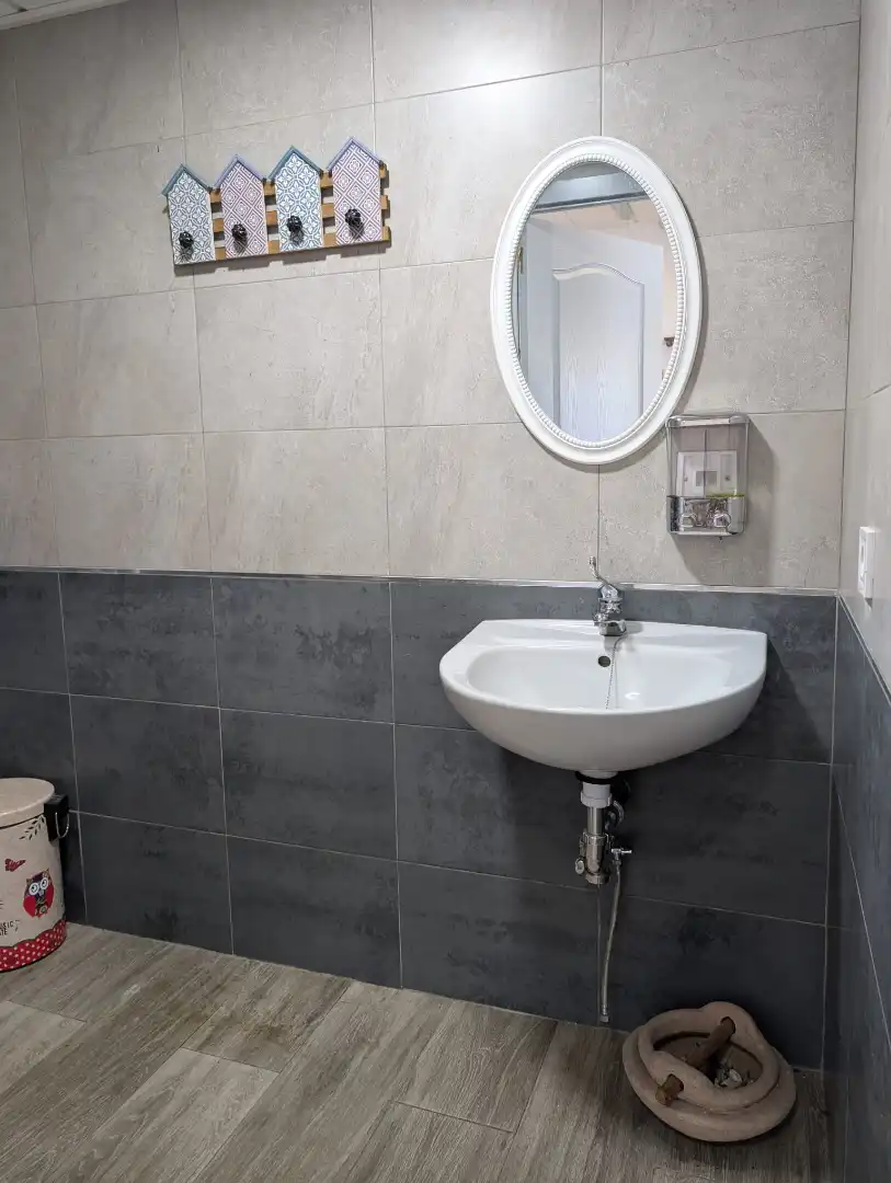 Badezimmer von Geschaftsraum zur Miete in Málaga mit Klimaanlage, Heizung und Möbliert