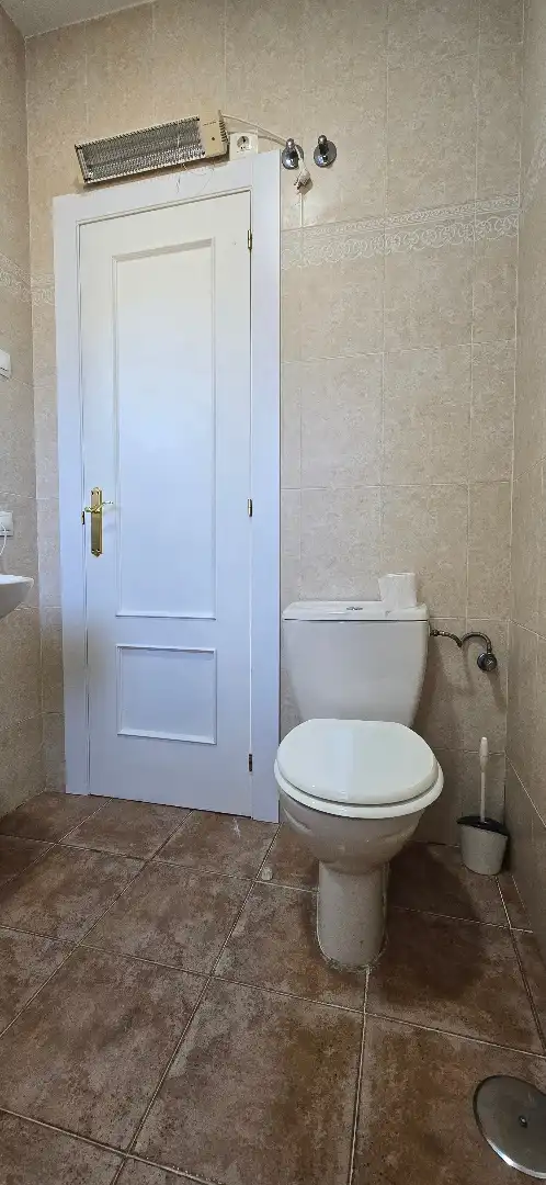 Baño de Casa o chalet en venta en Zarzuela del Monte con Aire acondicionado, Calefacción y Jardín privado