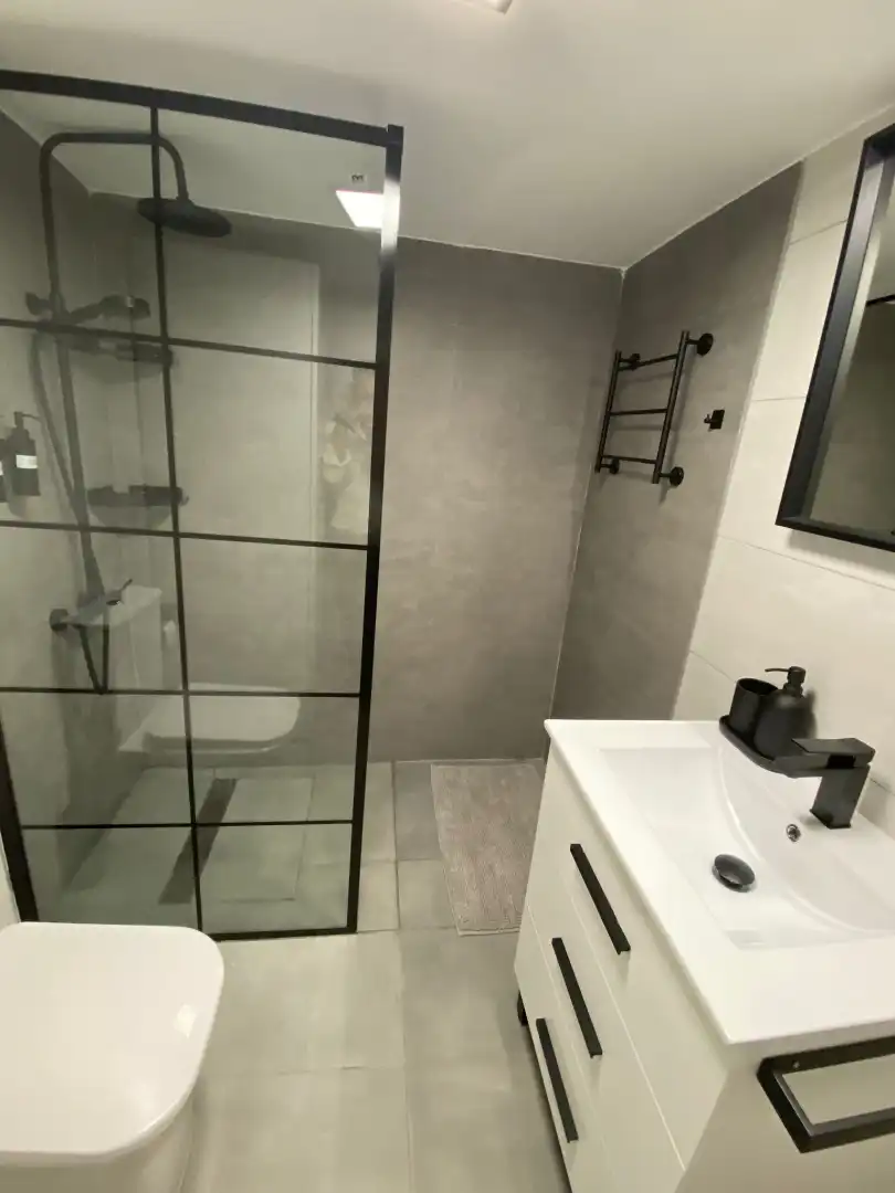 Bathroom of Flat for rent in Torremolinos  with Air Conditioner, Heating and Furnished