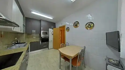 Cocina de Casa o chalet en venta en Santa Perpètua de Mogoda con Aire acondicionado, Calefacción y Jardín privado
