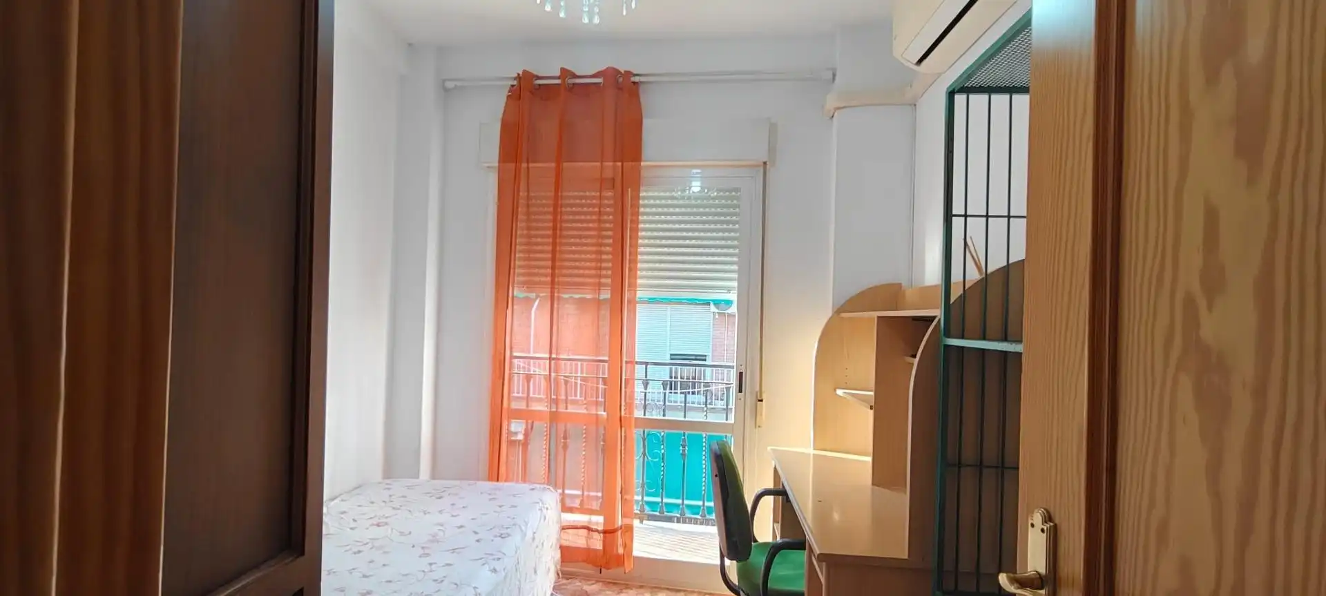 Schlafzimmer von Wohnung zur Miete in Granada mit Klimaanlage, Terrasse und Möbliert