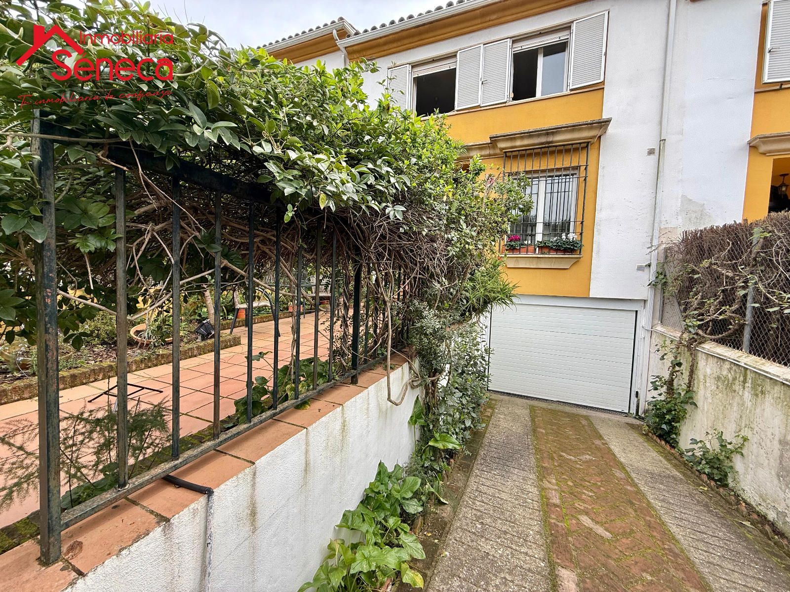 Exterior view of Single-family semi-detached for sale in  Córdoba Capital  with Air Conditioner, Heating and Terrace