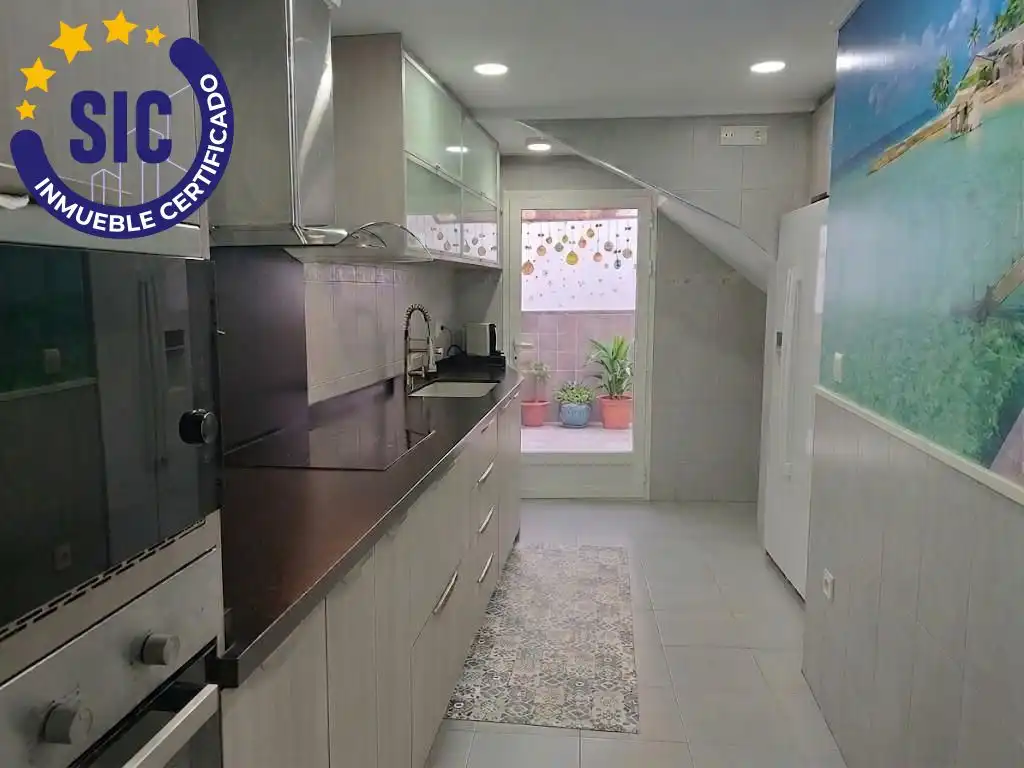 Casa en venda a Calle ARDIACA PERE ESPLUGUES, imagen 7