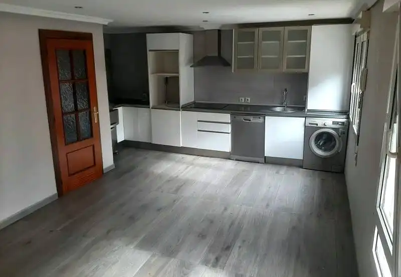 Cocina de Piso en venta en Lena con Parquet, Trastero y Lavadora
