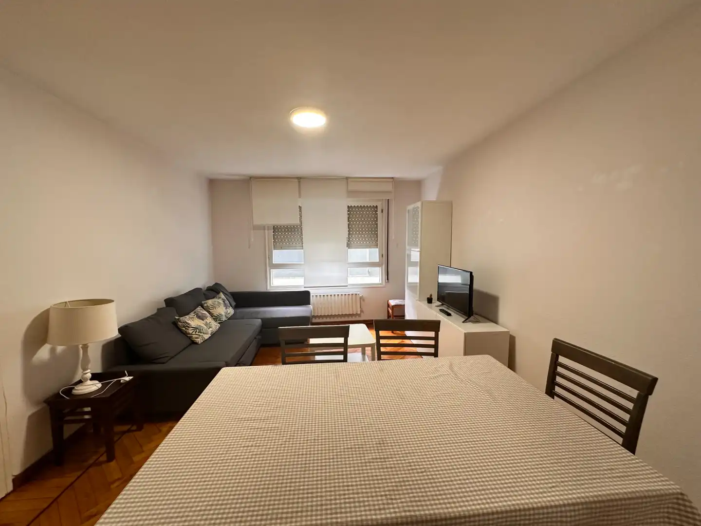 Habitación de Apartamento de alquiler en Santander con Calefacción, Parquet y Amueblado