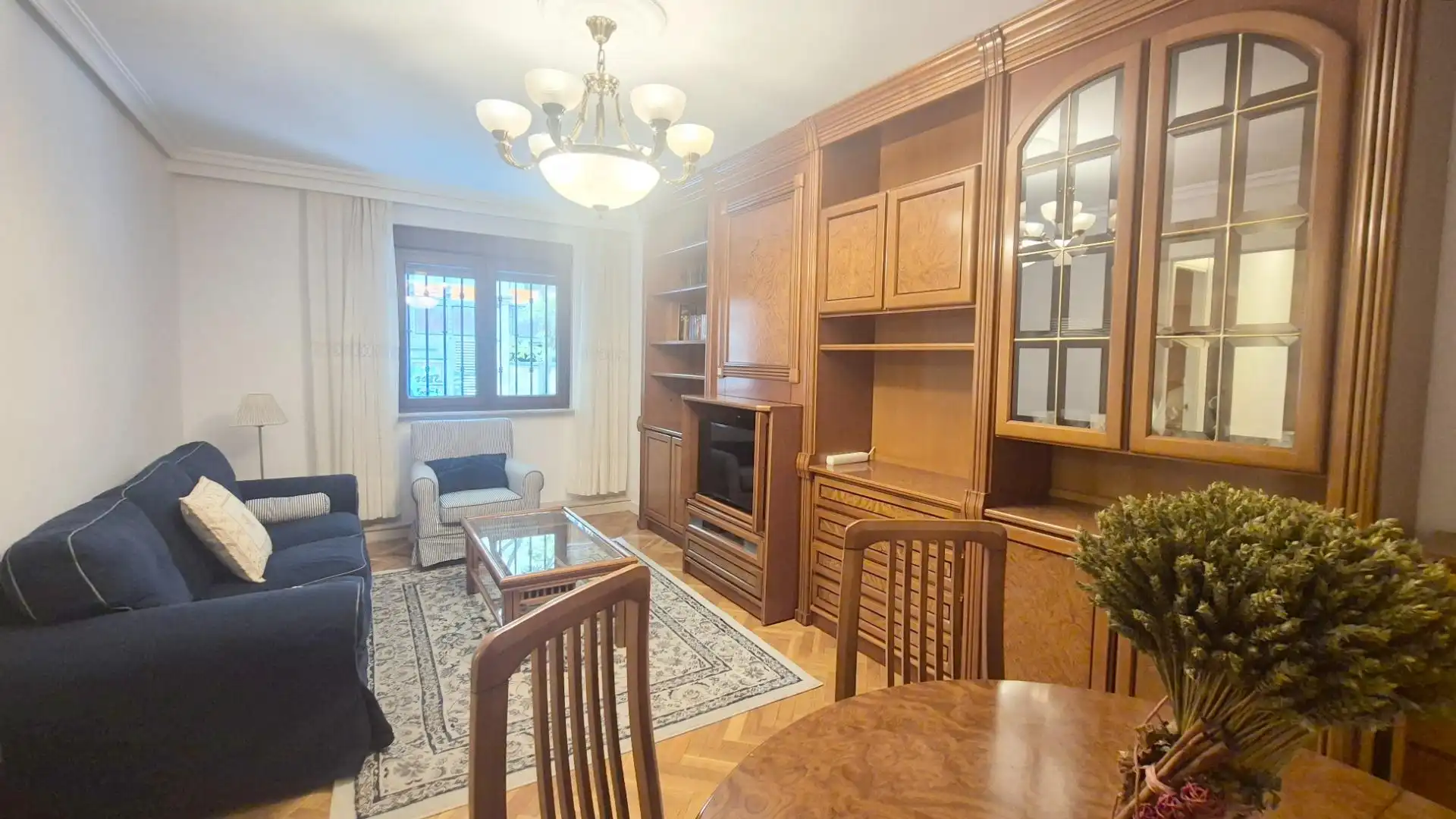 Sala de estar de Piso de alquiler en Salamanca con Calefacción, Parquet y Amueblado