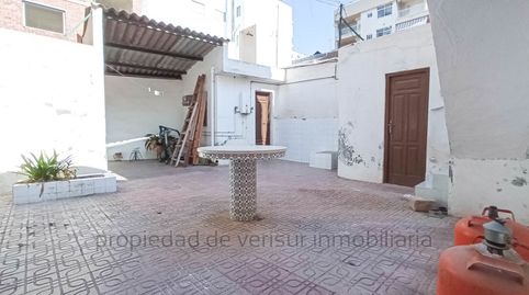 CASA DE PLANTA BAJA EN EL CENTRO DE ÁGUILAS
