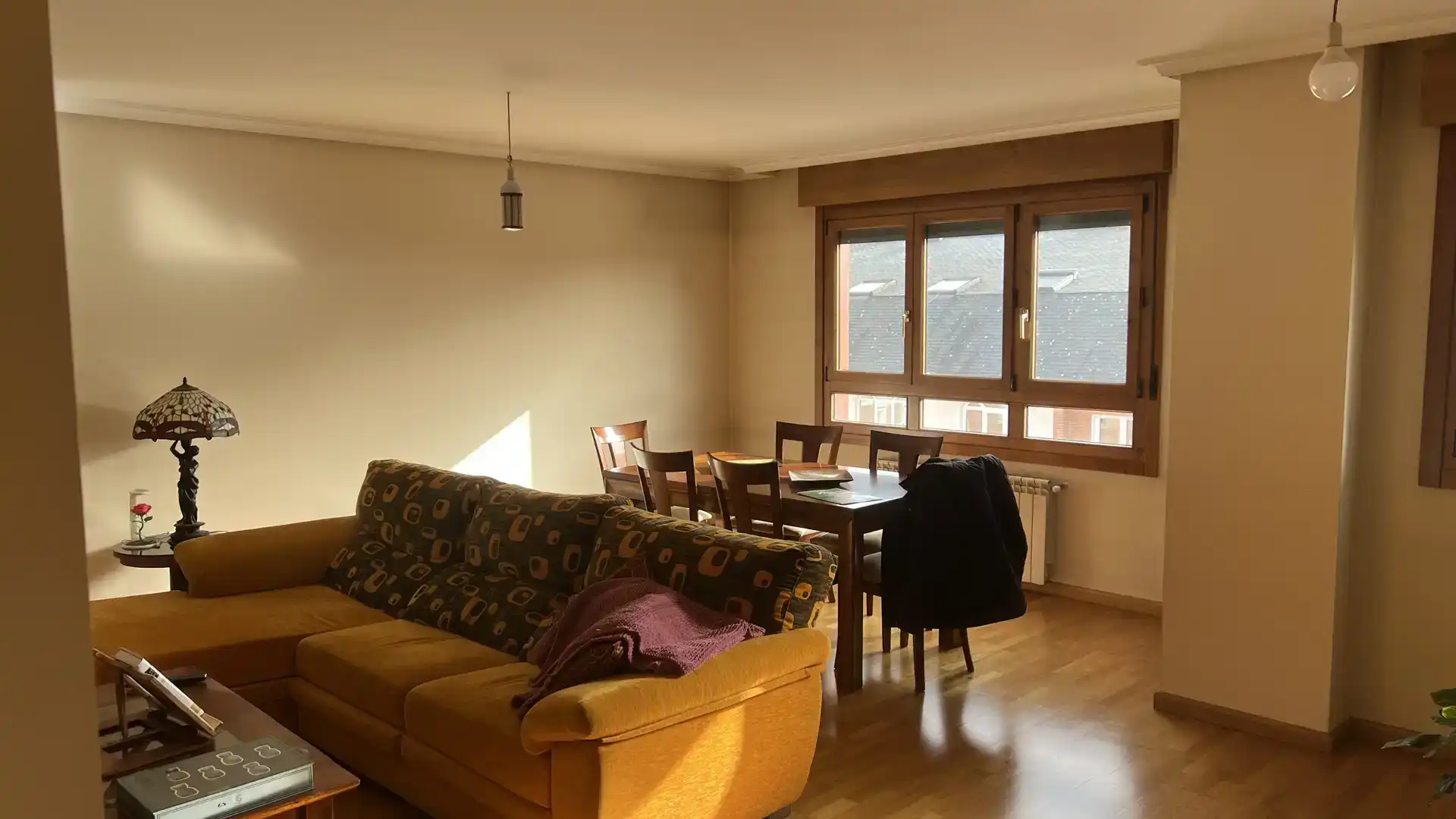 Wohnzimmer von Maisonette zum Verkauf in Ponferrada