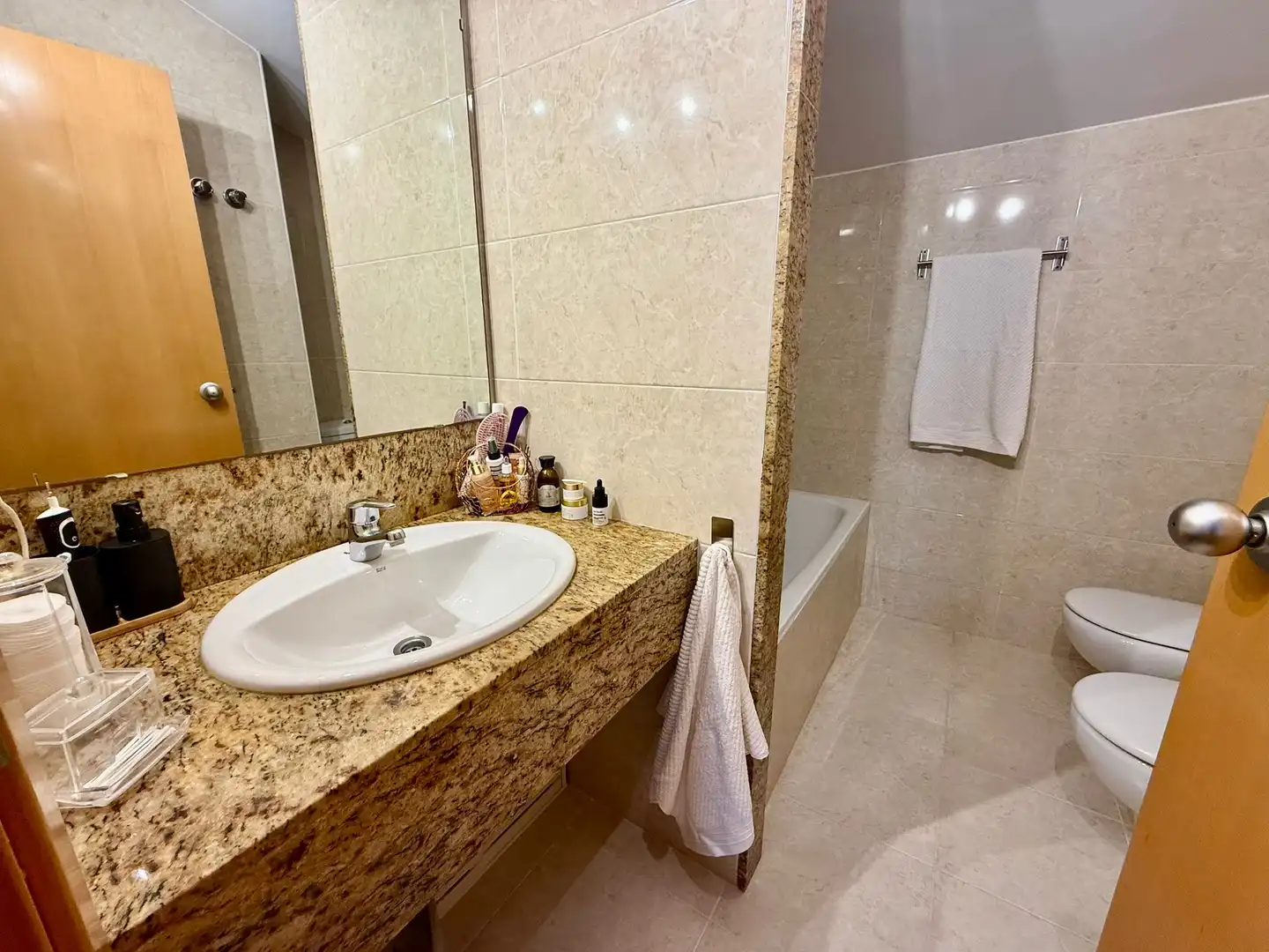 Baño de Dúplex en venta en Cornellà de Llobregat con Balcón