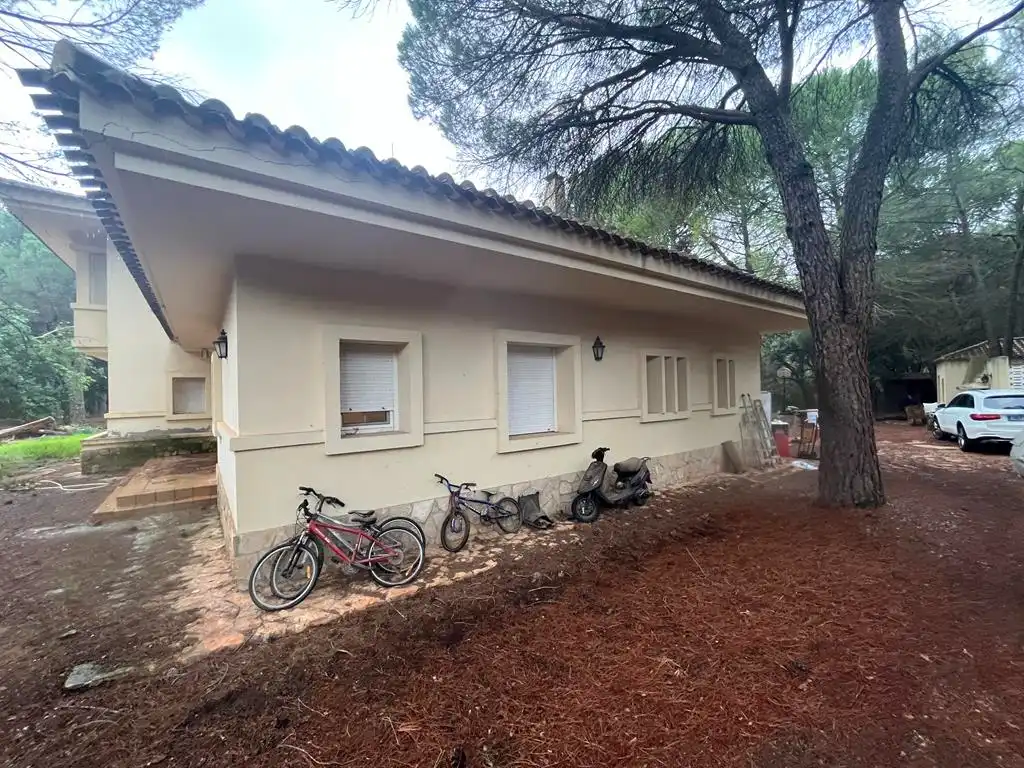 Vista exterior de Casa o xalet en venda en Albacete amb Aire condicionat, Calefacció i Jardí privat