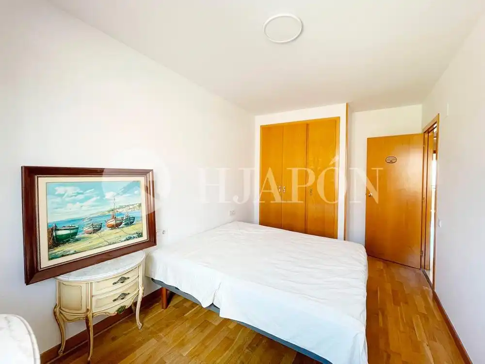 Habitación de Casa adosada en venta en El Masnou con Calefacción, Jardín privado y Terraza
