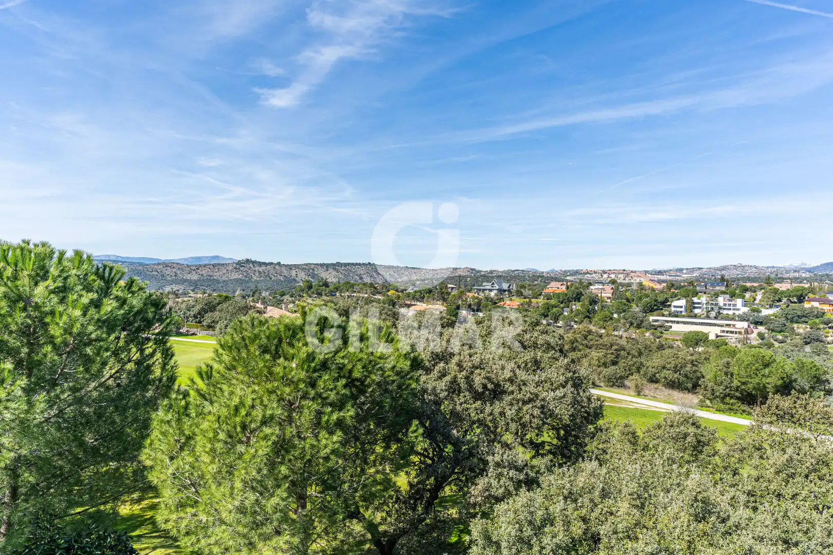 Vista exterior de Casa o chalet en venta en Las Rozas de Madrid con Aire acondicionado, Calefacción y Jardín privado