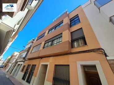 Piso con ascensor en venta en Calle COVA SANTA DE LA