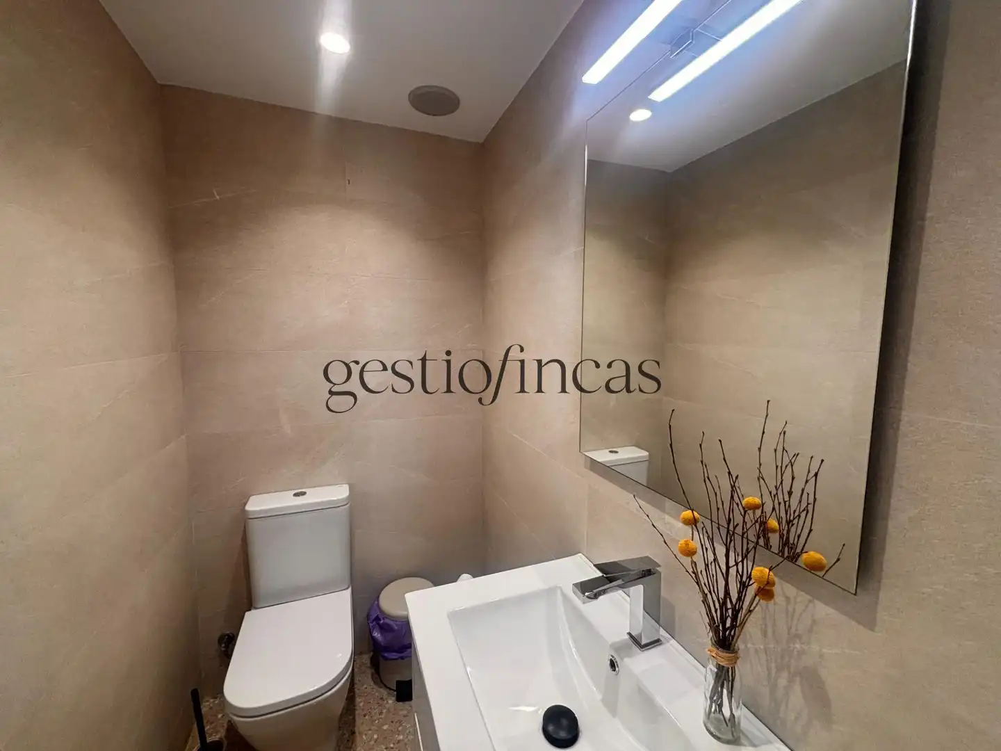 Baño de Apartamento de alquiler en Cambrils con Aire acondicionado, Calefacción y Terraza
