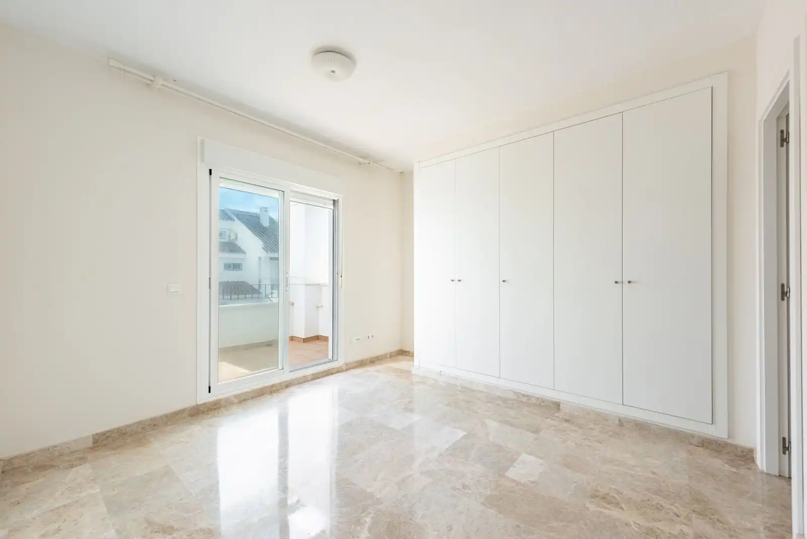 Habitación de Casa adosada en venta en Marbella con Aire acondicionado, Terraza y Internet