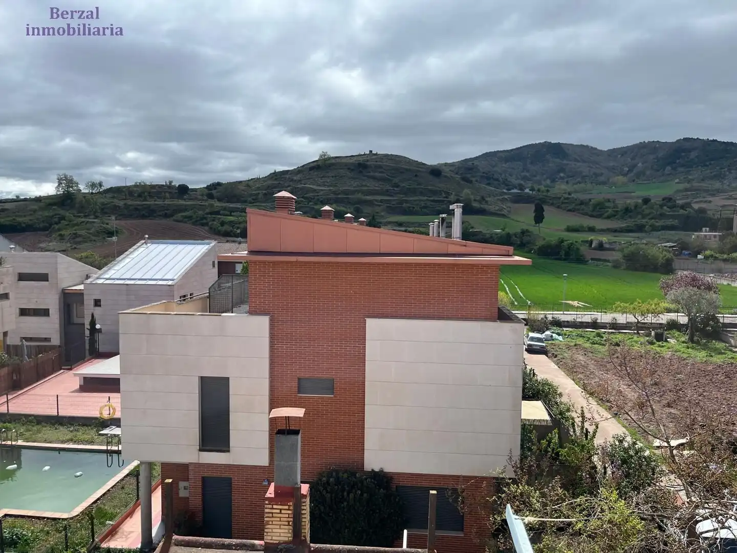 Vista exterior de Casa o xalet en venda en Ventosa amb Calefacció, Terrassa i Traster