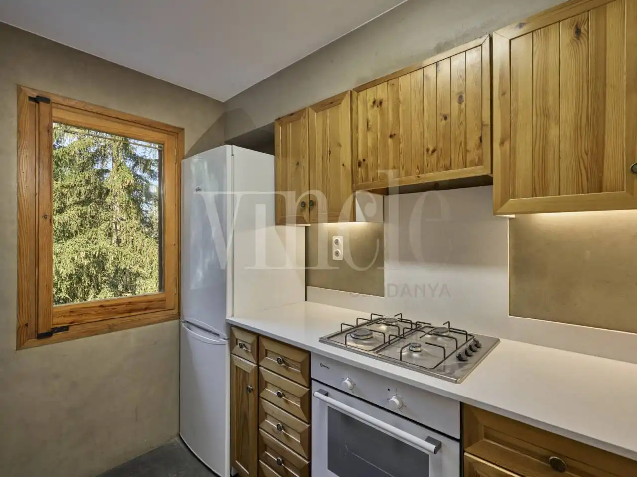 Kitchen of Detached homes for rent in Alp  with Heating and Parquet flooring