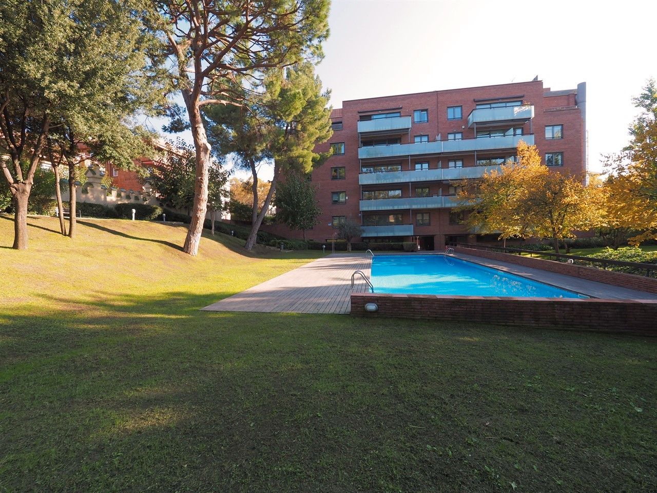Swimming pool of Flat for sale in  Barcelona Capital  with Air Conditioner, Heating and Parquet flooring