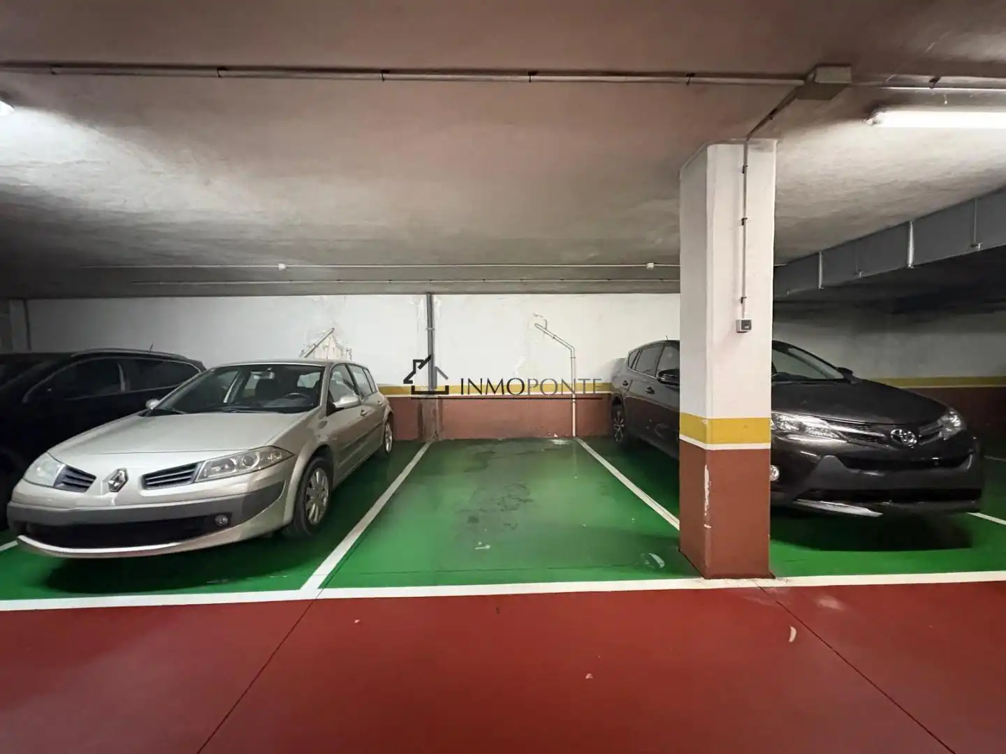 Parkplatz von Wohnung zur Miete in Pontevedra Capital  mit Heizung und Möbliert