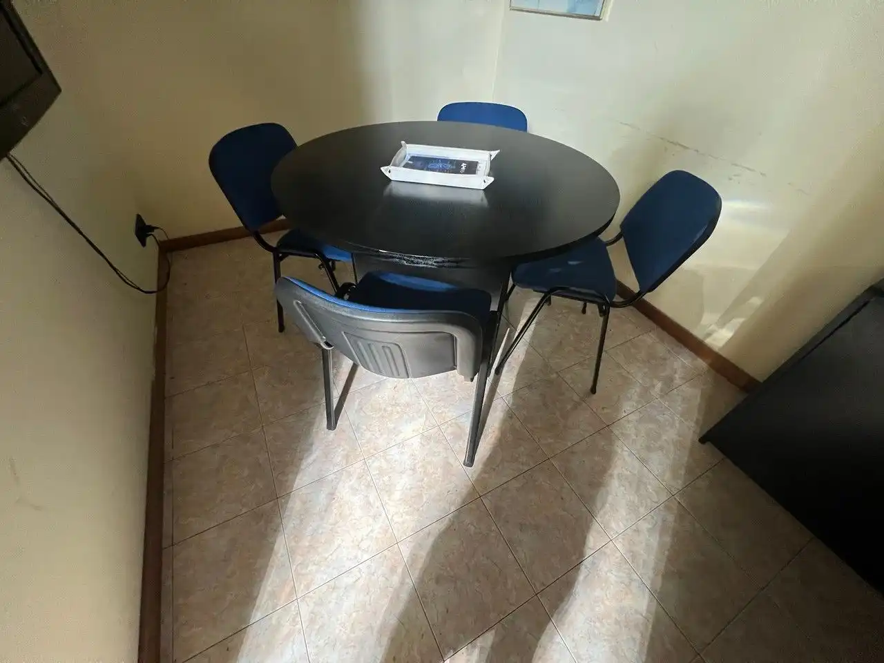 Esszimmer von Fabrikhallen zum Verkauf in L'Arboç