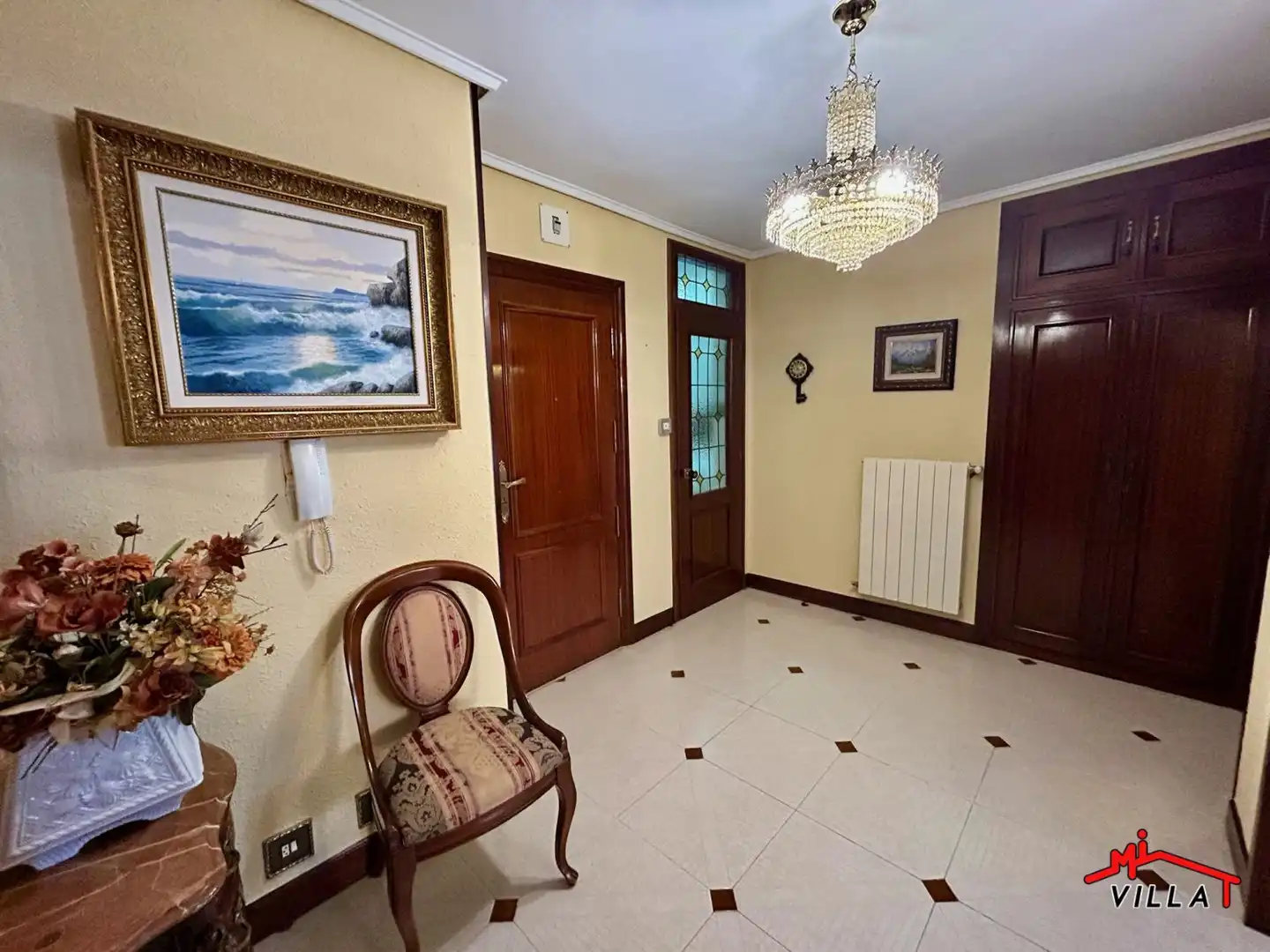 Piso en venta en Laredo con Calefacción, Terraza y Amueblado