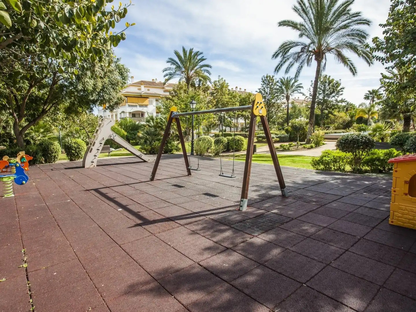 Jardí de Planta baixa de lloguer en Marbella amb Terrassa, Piscina i Piscina comunitària
