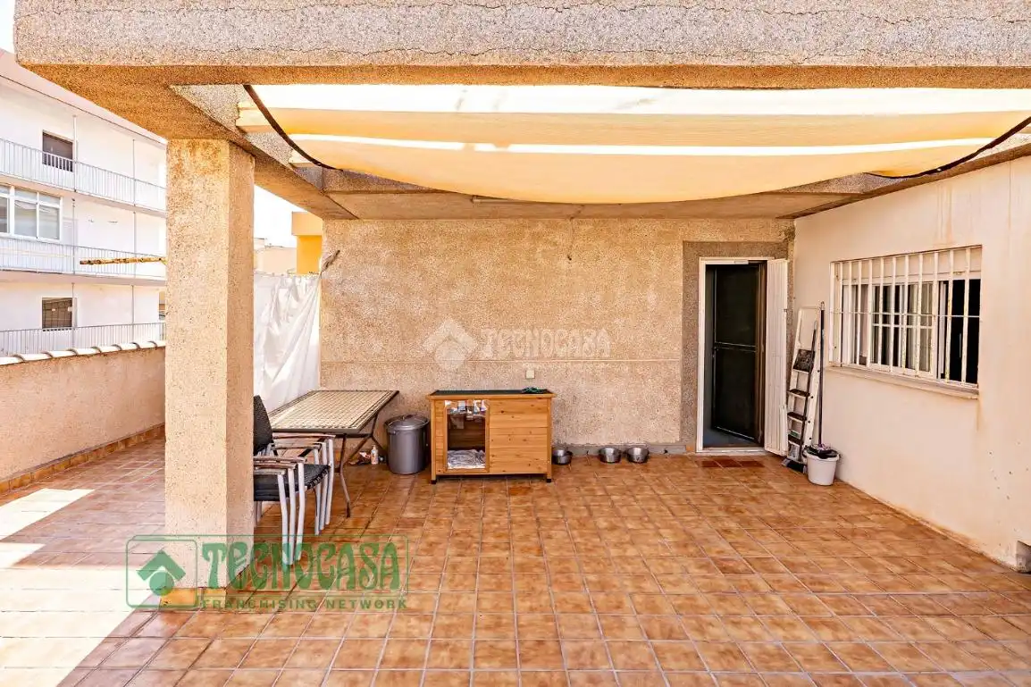 Terraza de Casa adosada en venta en Roquetas de Mar