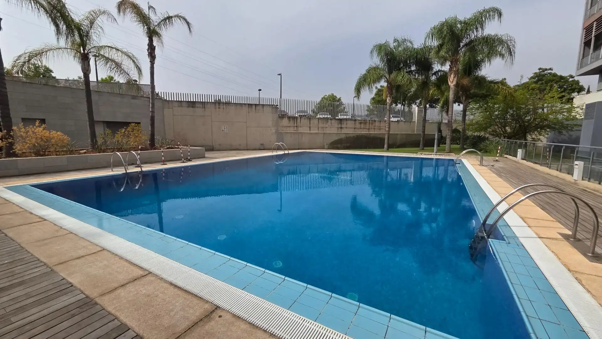 Schwimmbecken von Loft zur Miete in Valencia mit Klimaanlage, Heizung und Möbliert