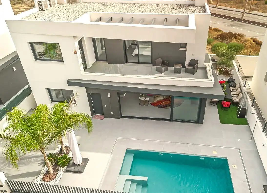 Maison avec terrasse à vendre à Av. Antonio Pedrera Soler 25