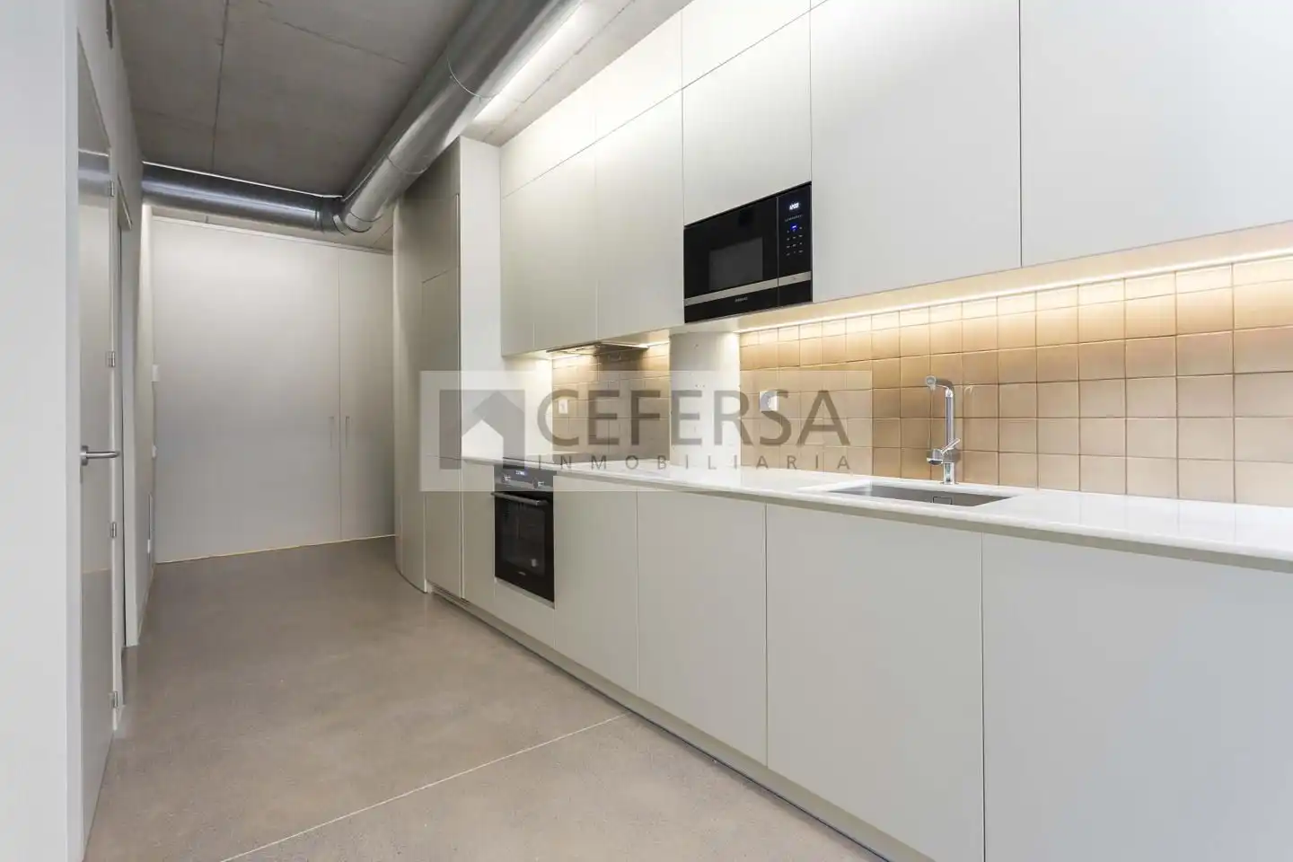 Cuina de Planta baixa en venda en Barcelona amb Aire condicionat, Calefacció i Terrassa