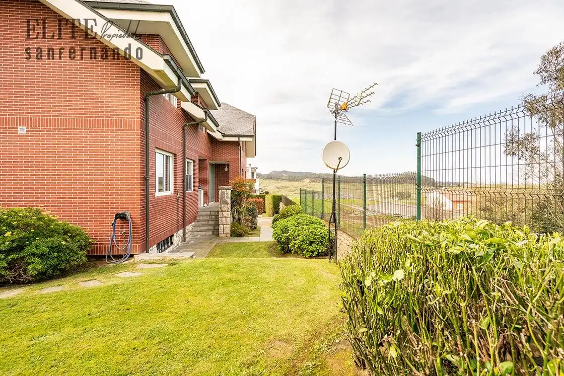 Vista exterior de Casa o chalet en venta en Piélagos con Calefacción, Jardín privado y Trastero