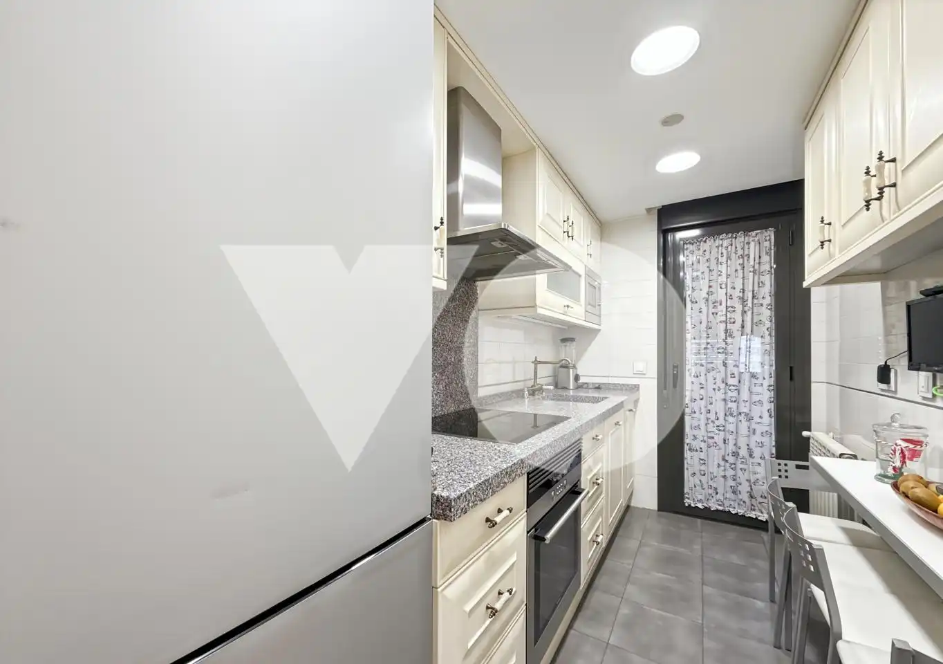 Küche von Wohnung zum Verkauf in Madrid mit Klimaanlage und Möbliert