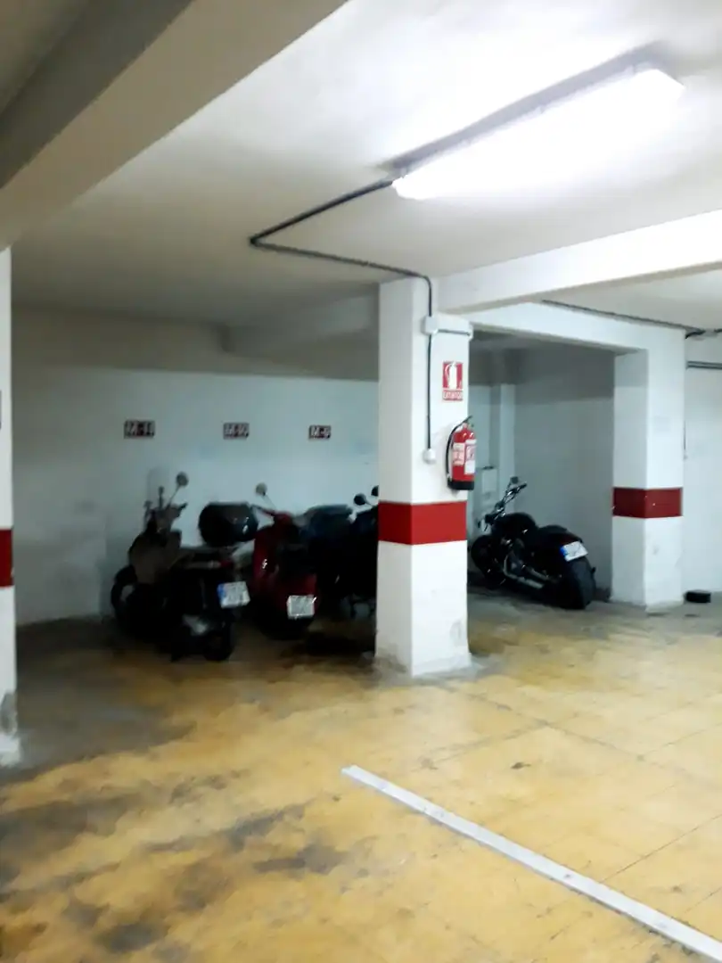 Moto in affitto a Calle Sor Cristina Mesa 8, imagen 5