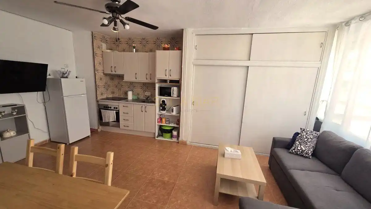 Cuina de Apartament en venda en Torremolinos amb Aire condicionat, Calefacció i Moblat
