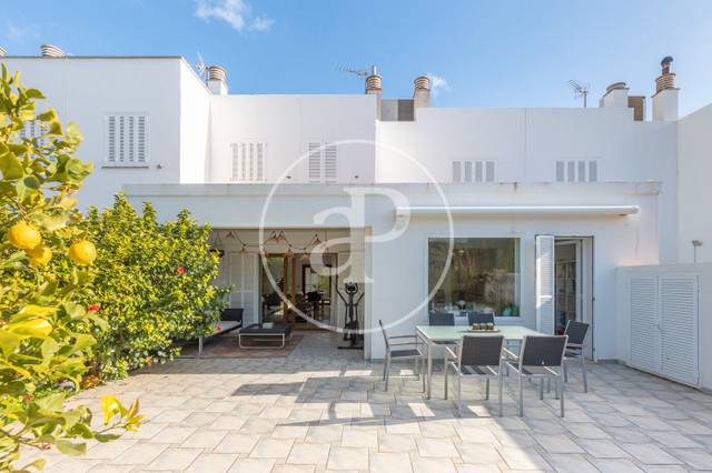 Casa adosada en Venta en Son Verí