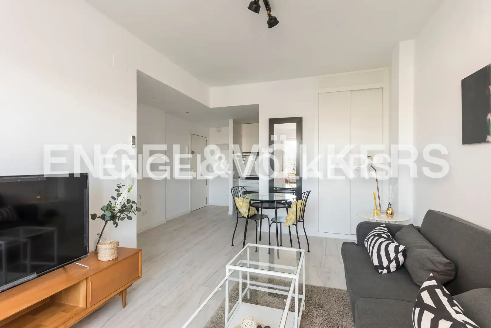 Vista exterior de Piso de alquiler en Madrid con Aire acondicionado, Calefacción y Terraza