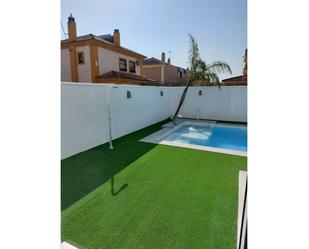 Piscina de Casa o xalet en venda en Montequinto amb Aire condicionat i Moblat