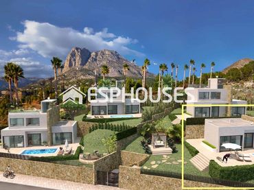 Villa con balcone in vendita a Golf Bahía