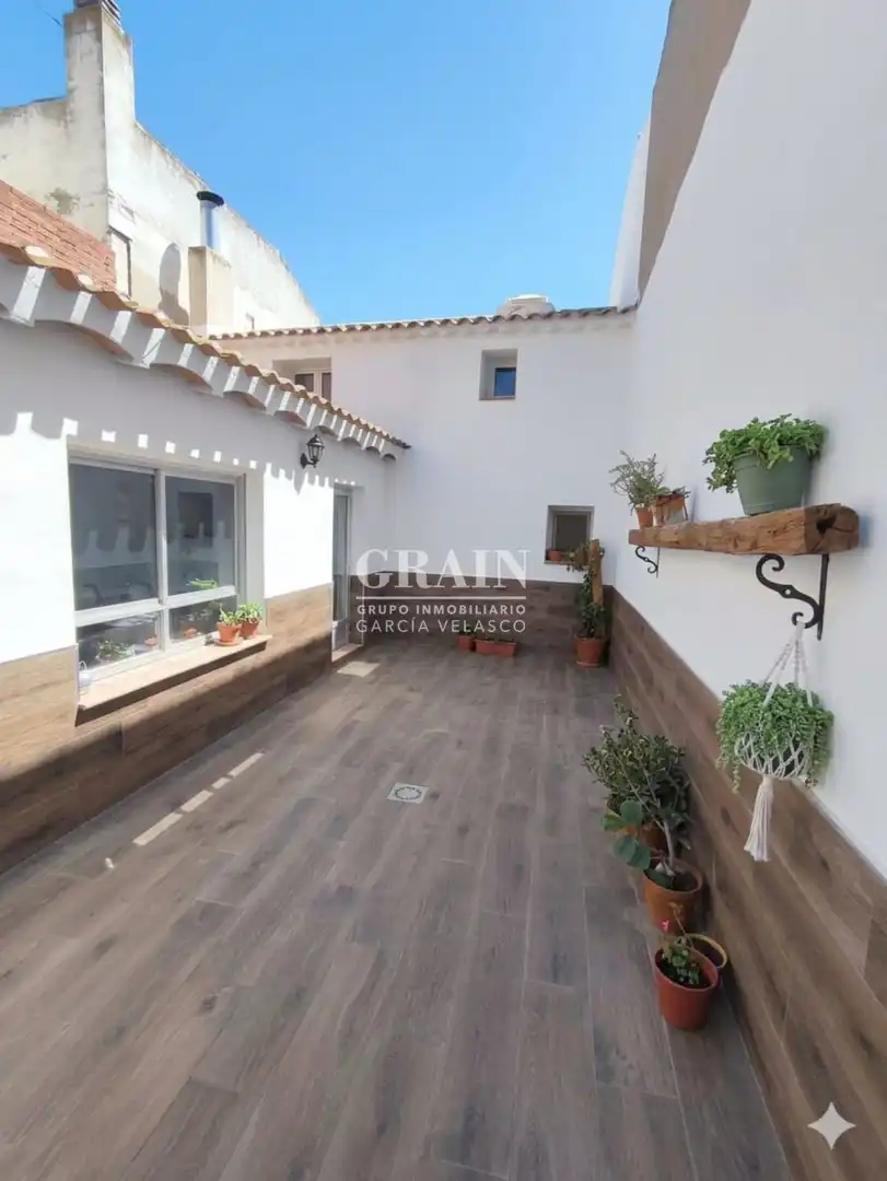 Garden of Houses for sale in Albacete  with Air Conditioner and Heating