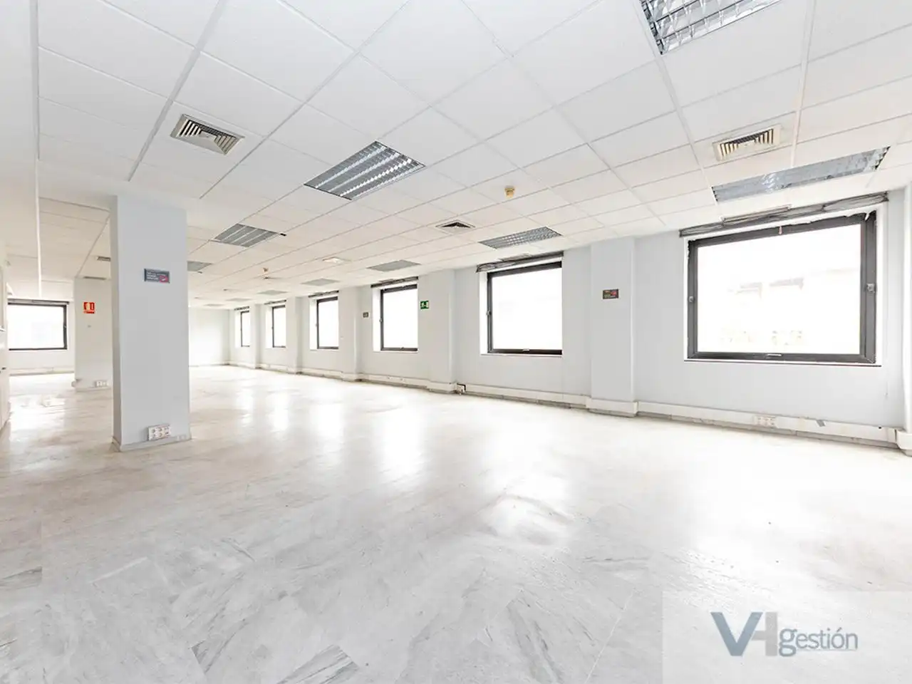 Office for sale in REINO UNIDO, El Cano - Los Bermejales