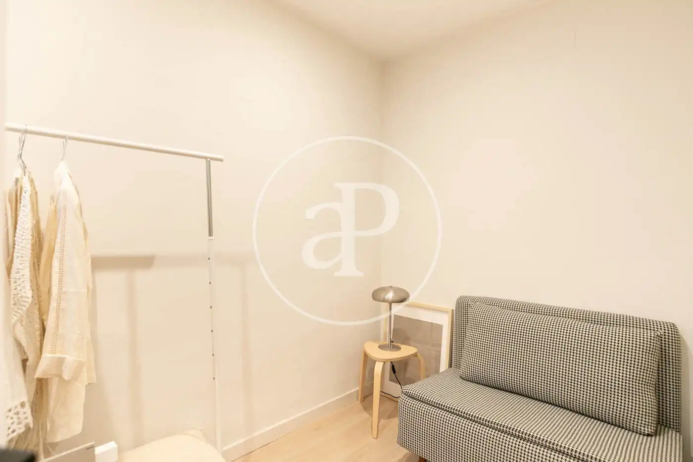 Flat with terrace to rent in Dos de Maig, imagen 11
