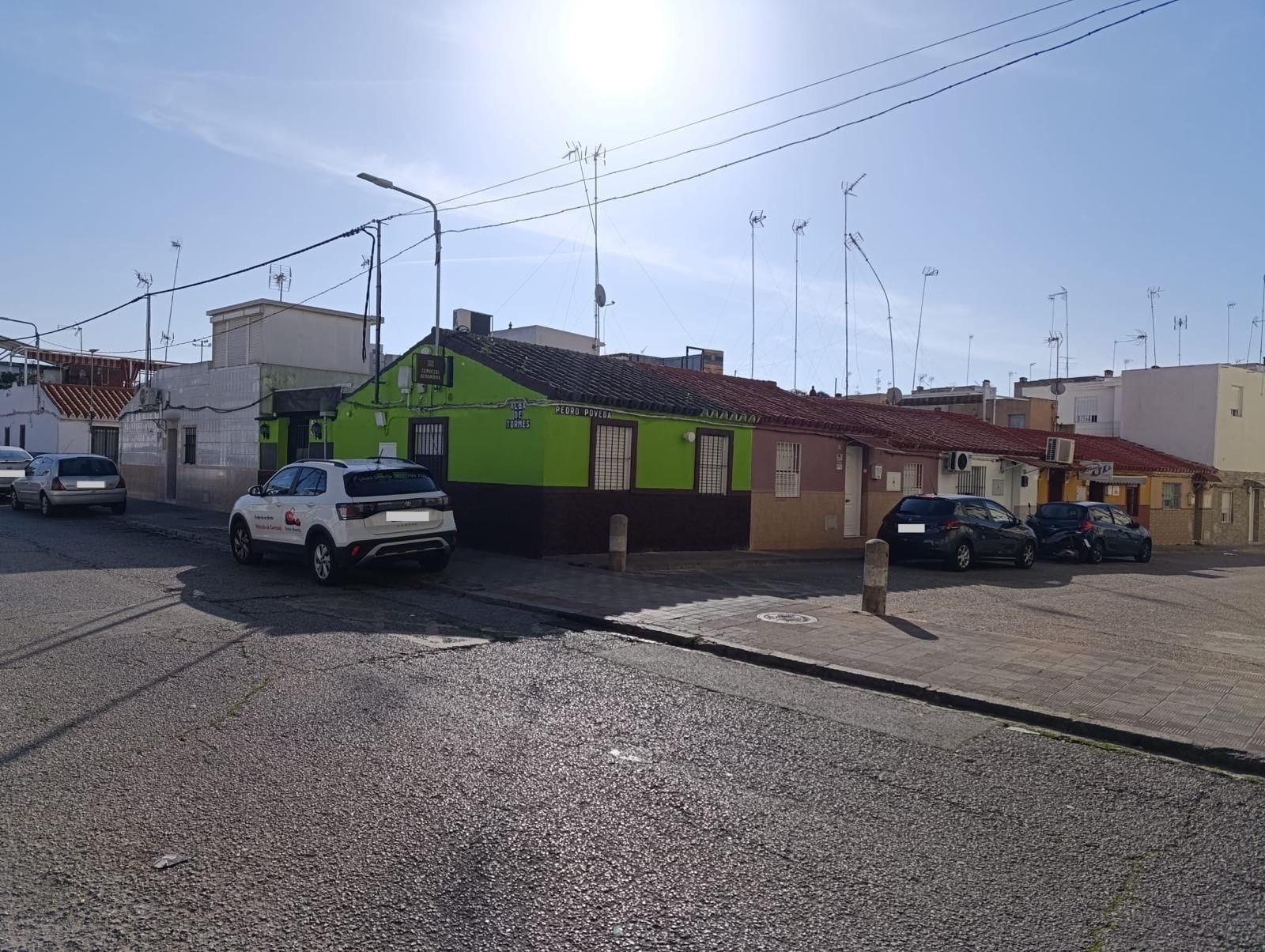 Exterior view of Single-family semi-detached for sale in  Sevilla Capital  with Air Conditioner and Heating
