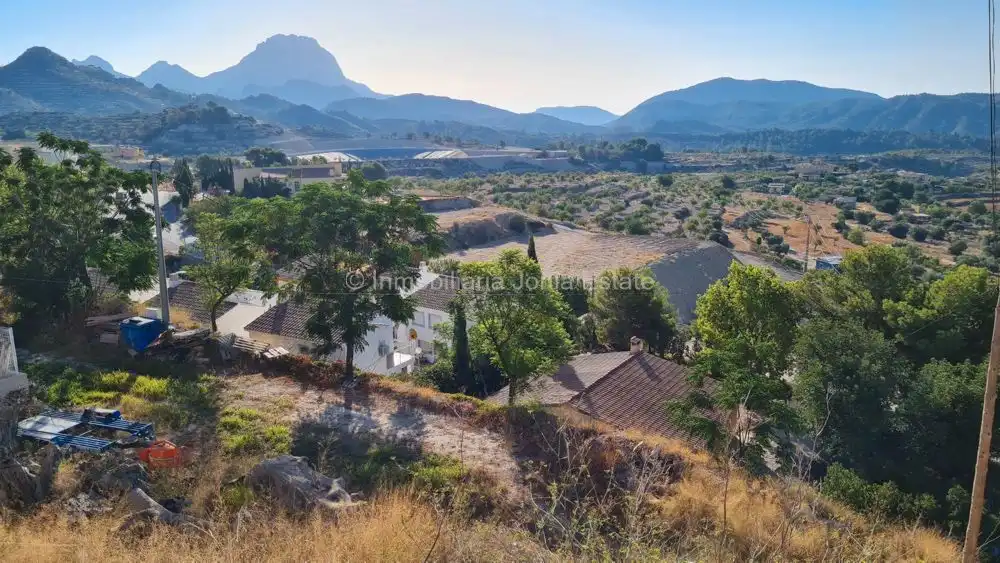 Terreny residencial en venda a Relleu