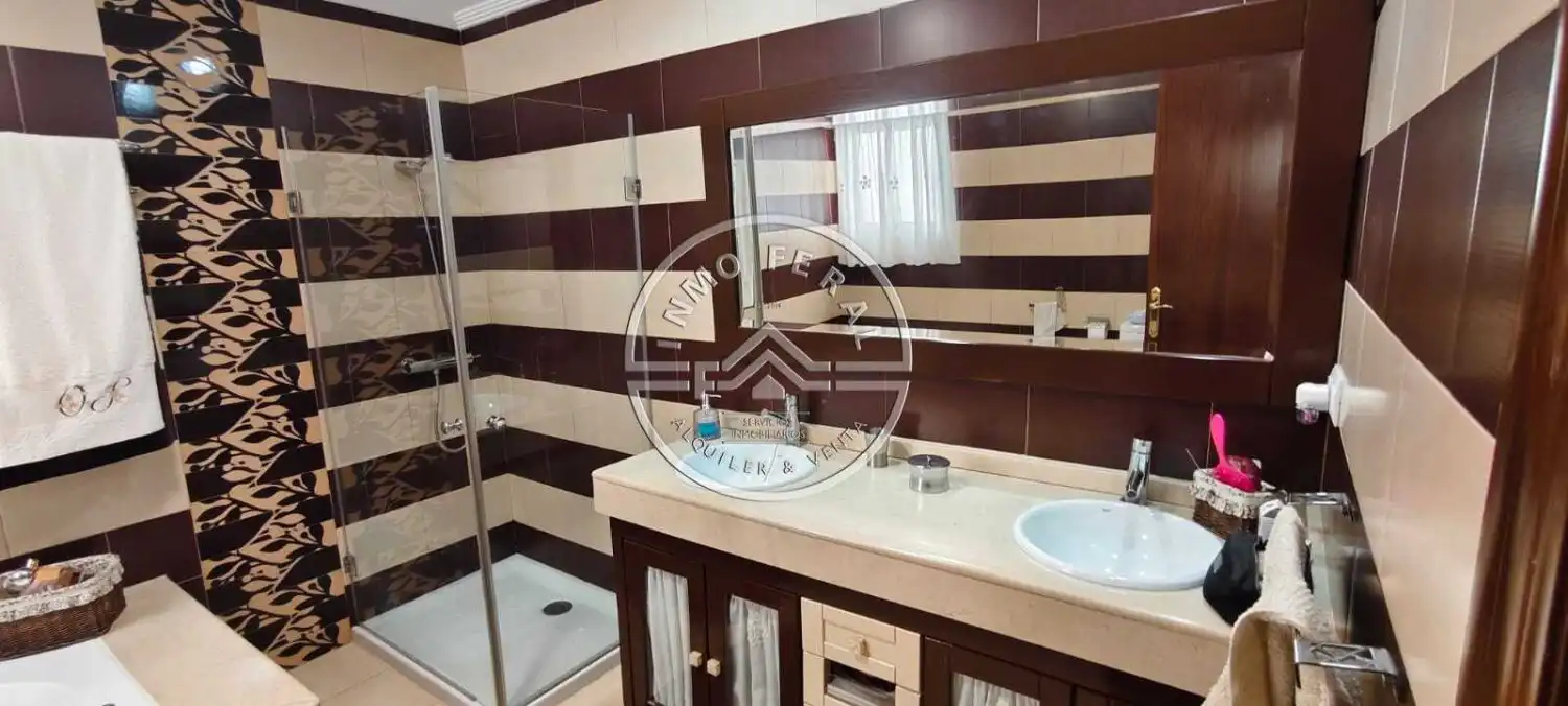 Baño de Ático en venta en Écija con Aire acondicionado, Calefacción y Terraza
